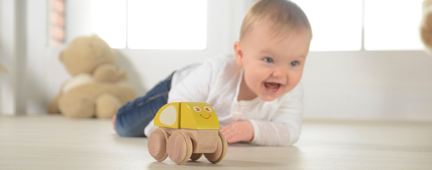 Какви са бенефитите на дървените детски играчки?