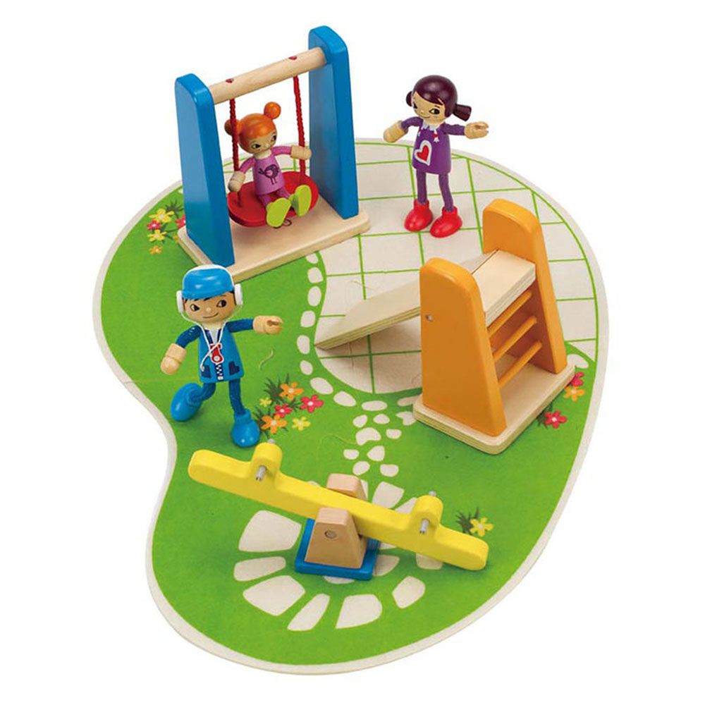 Дървена игра, На детската площадка