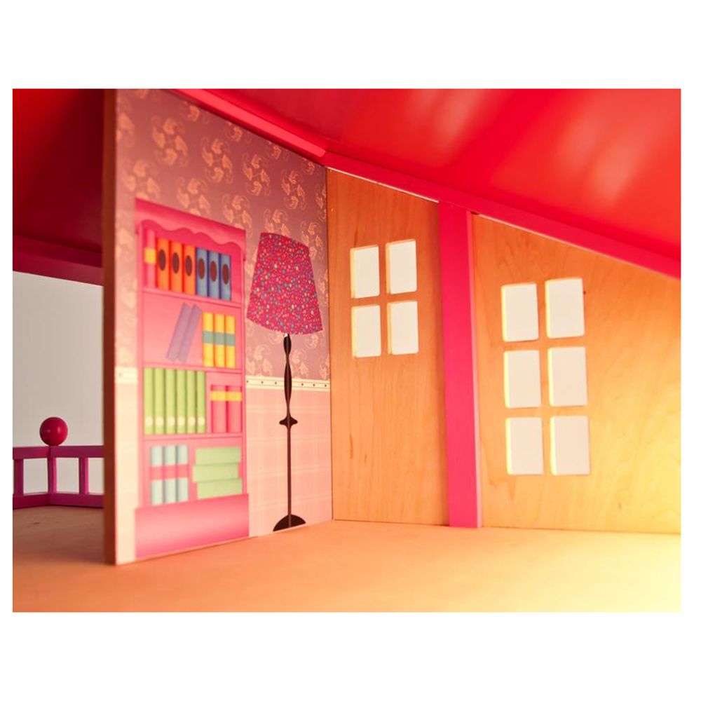 Дървена къща за кукли, Брита