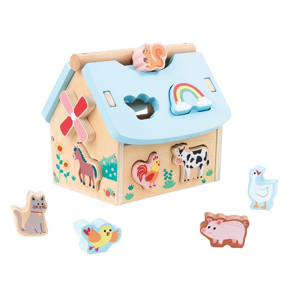 Дървена ферма-сортер, с дървени животни