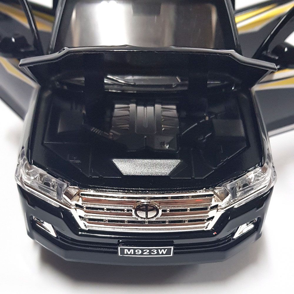 Метална кола, Toyota Land Cruiser 4x4