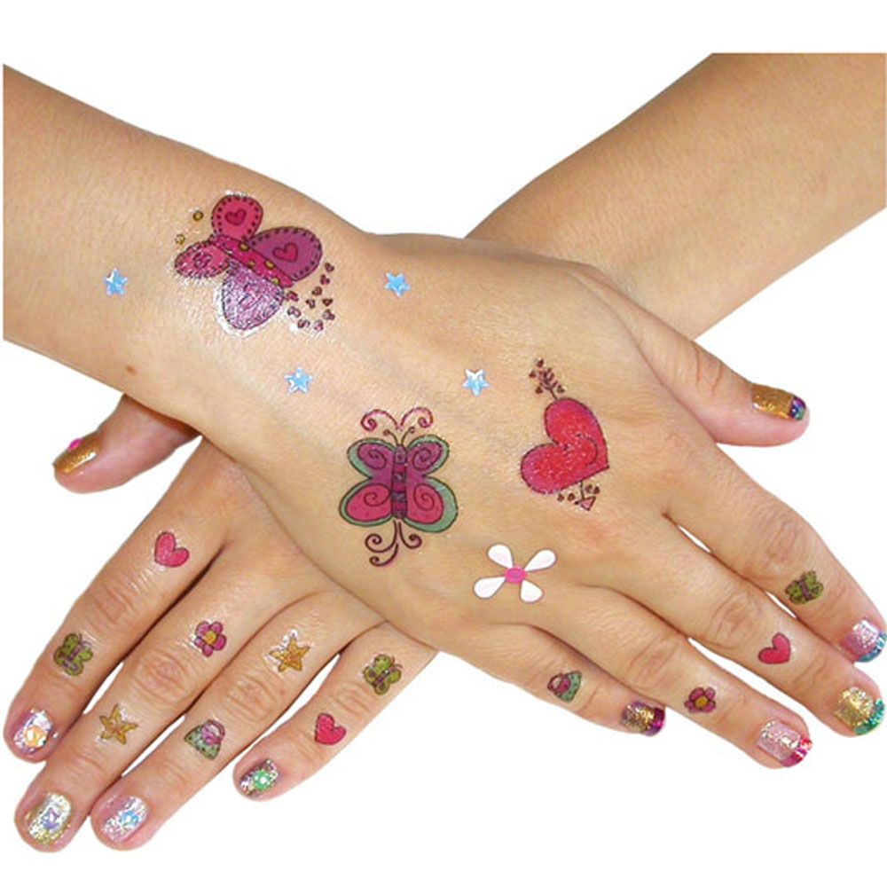 Детски лакове и аксесоари за перфектен маникюр