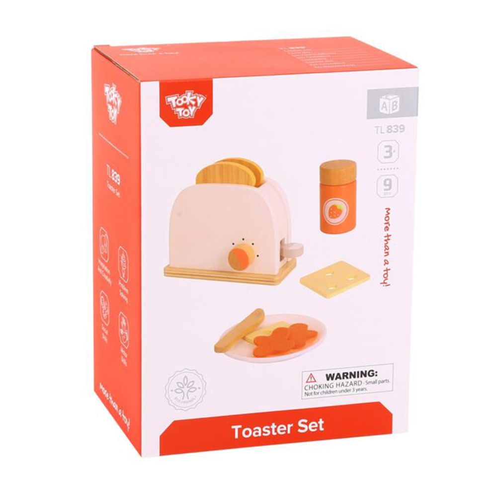 Дървен тостер с продукти за закуска