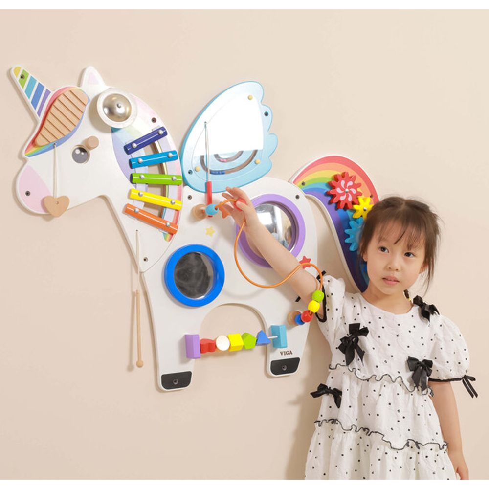 Цветна стена с активности - Еднорог