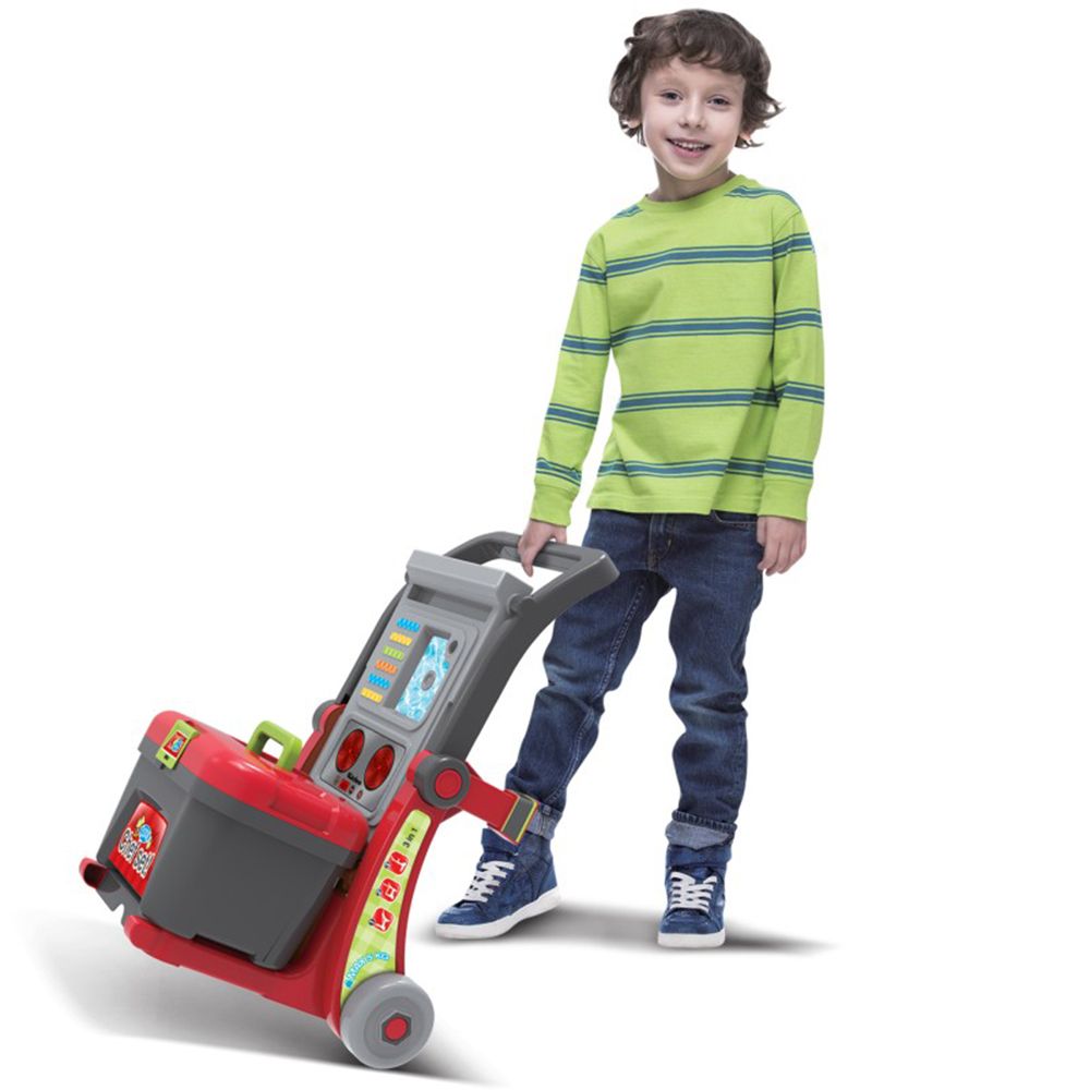 Червена кухня, куфар с количка