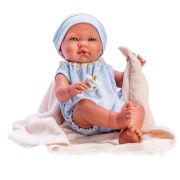 Кукла бебе Пабло, със синьо боди и бежово одеяло, 43 см.