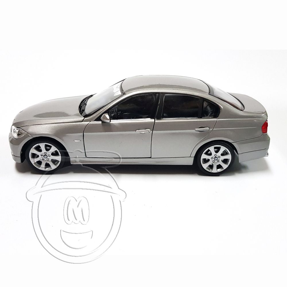 Метална кола, BMW 330i, 1:24