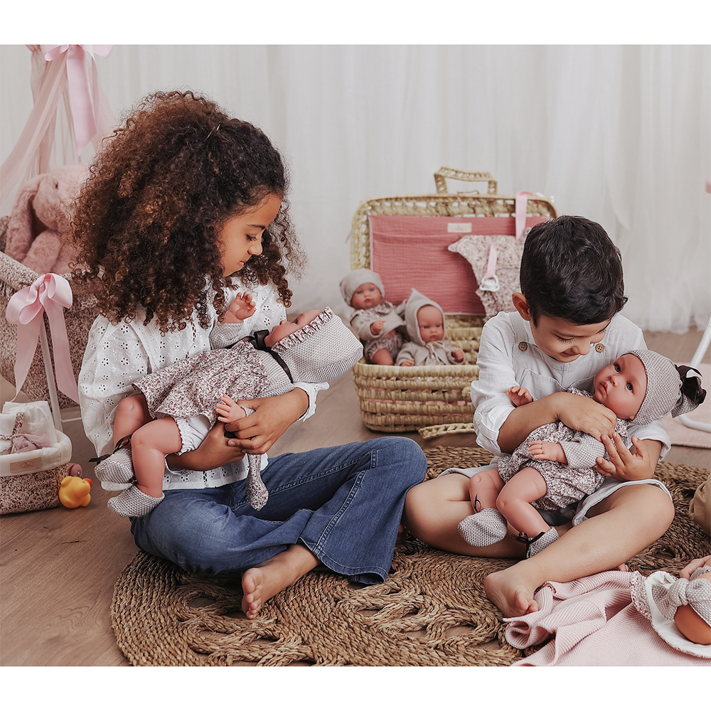 Кукла-бебе, Лея, с рокля и кафява панделка, 46 см