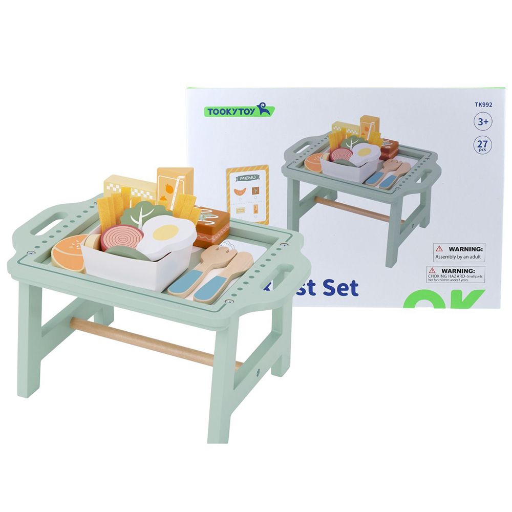 Дървена маса за закуска с храна и аксесоари