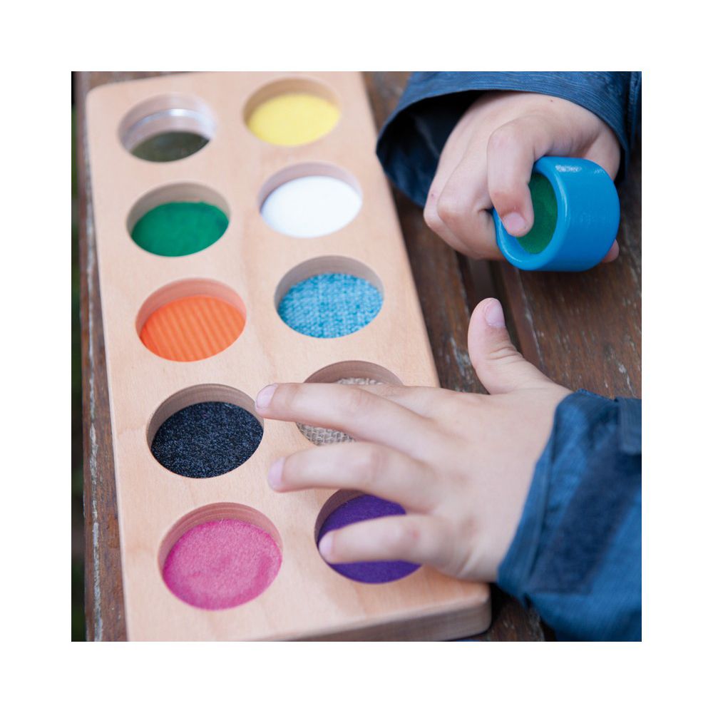 Сензорна игра за тактилни усещания