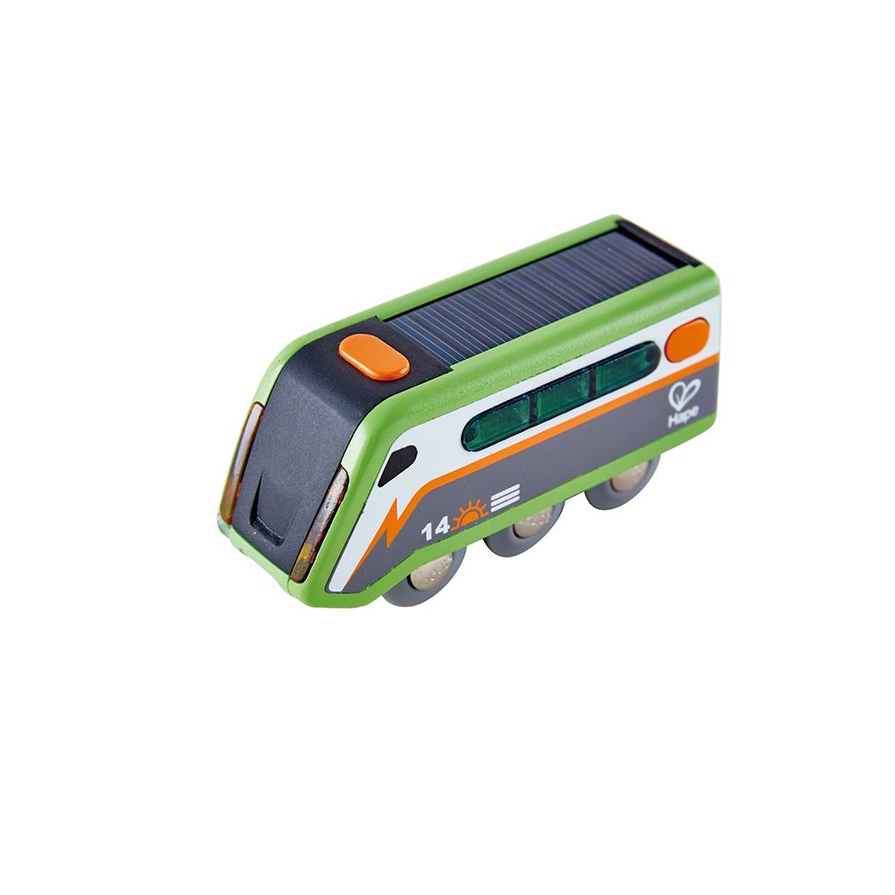 Зелен локомотив със соларни батерии
