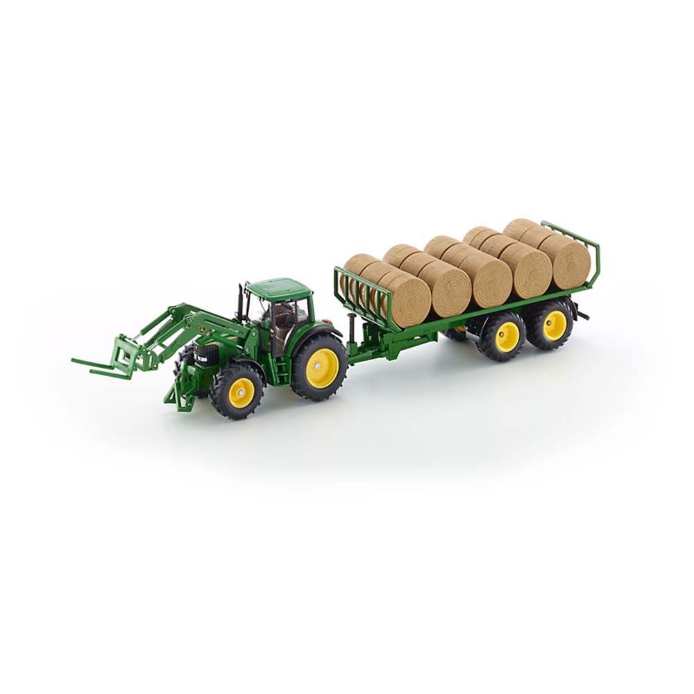 Трактор John Deere с ремарке за кръгли бали