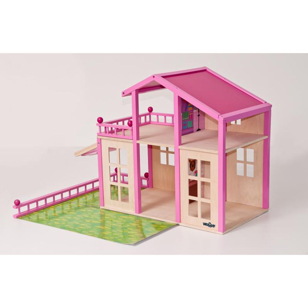 Дървена къща за кукли, Брита