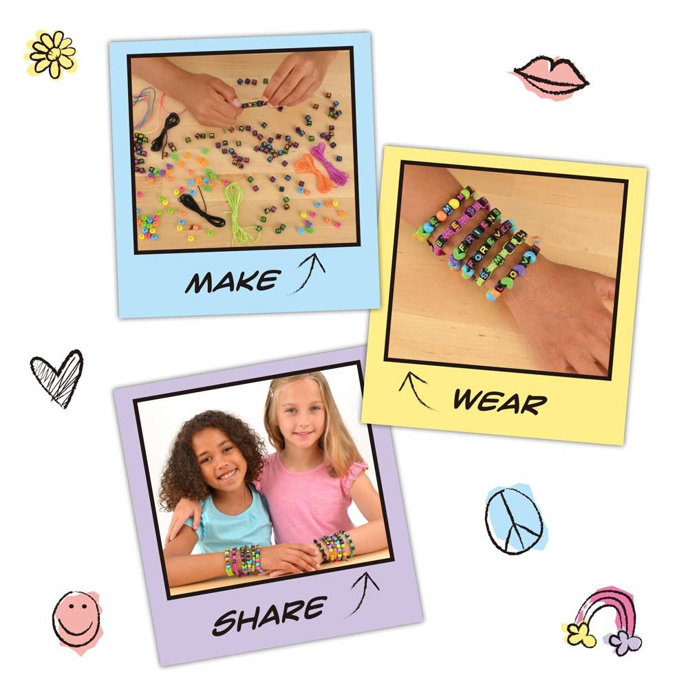 Гривнички с мъниста и букви