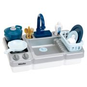Детска кухненска мивка Miele, с течаща вода и котлон