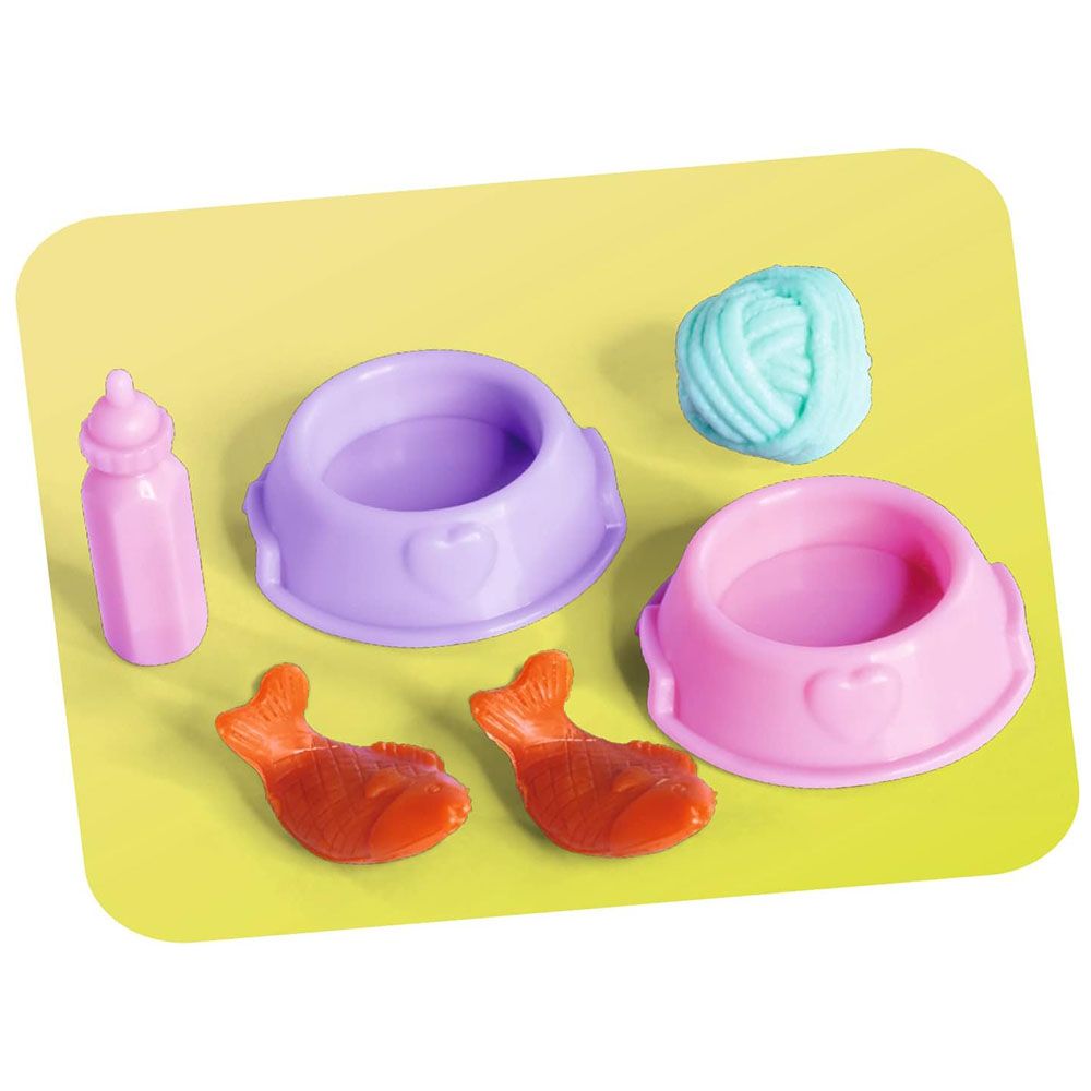 Стефи с малки котета