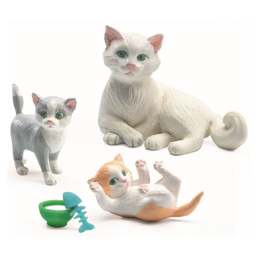 Любимые игрушки кошек. Игровой набор Djeco котята 07817. Игрушка для кошки. Пластмассовые игрушки кошки. Игрушечная кошка фигурка.
