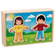 Момиче и момче за обличане, в дървена кутия
