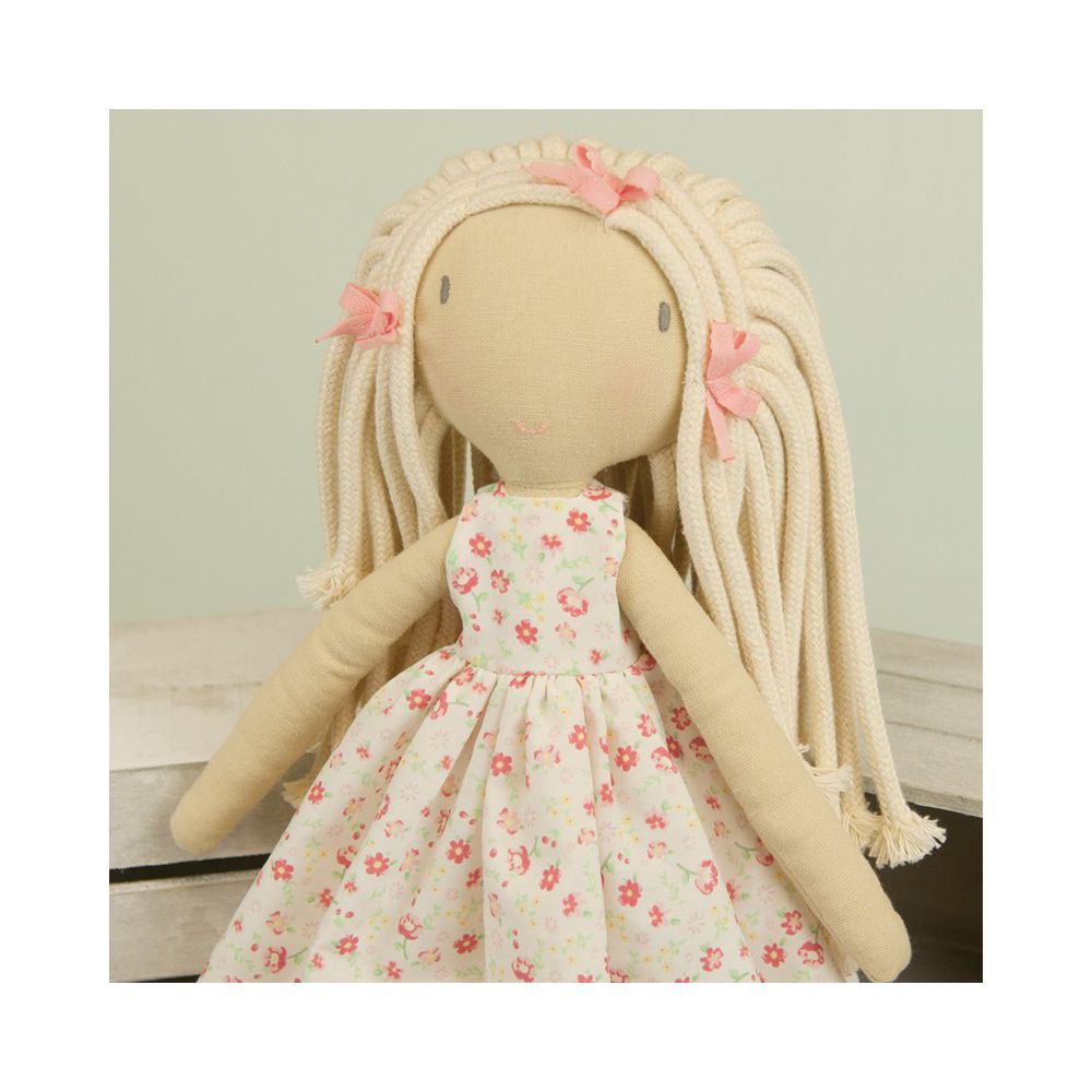 Мека кукла Келси, 50 см