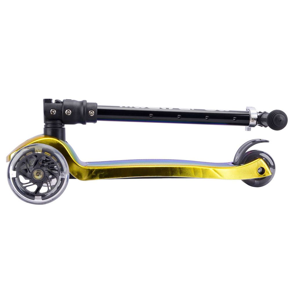 Голям скутер с три колела, Dark night