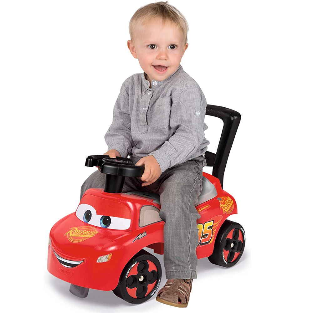 Количка за бутане с крачета, Колата Макуин, Cars3