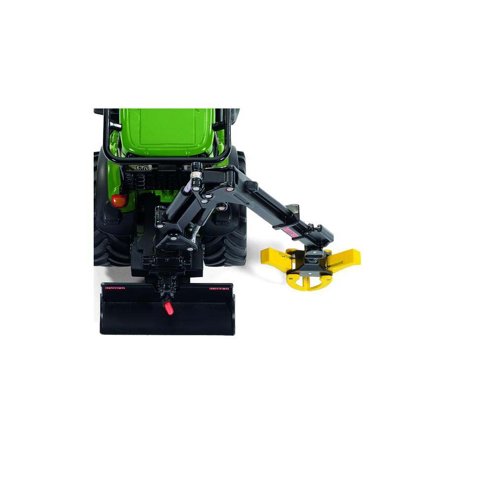 Трактор John Deere с кран за дърва