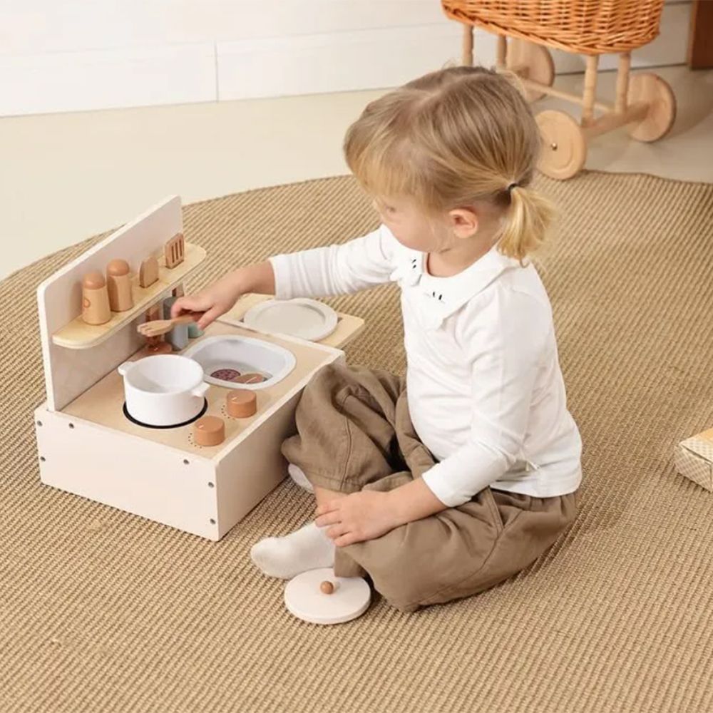 Дървена настолна детска кухня с аксесоари