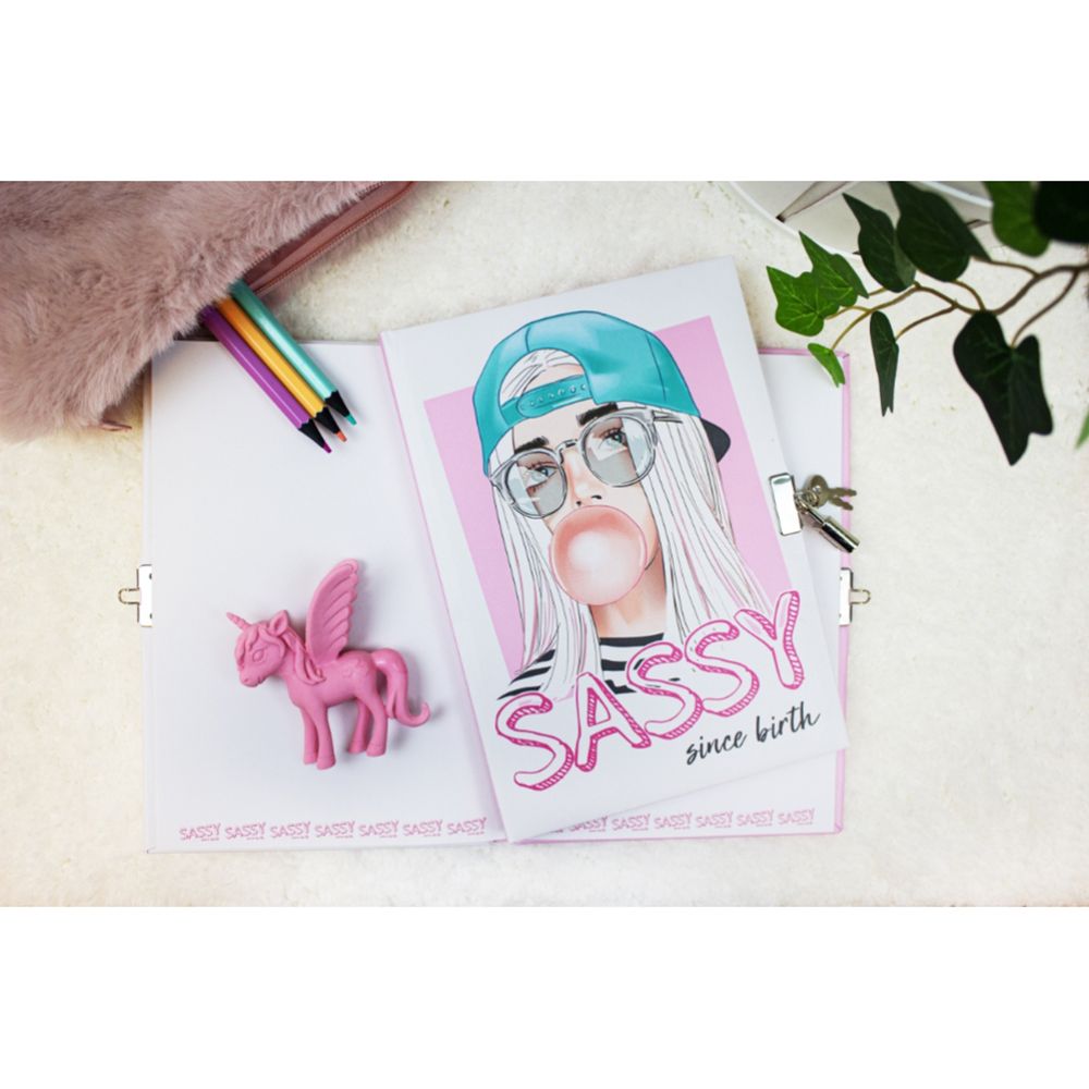 Таен дневник, Сасси