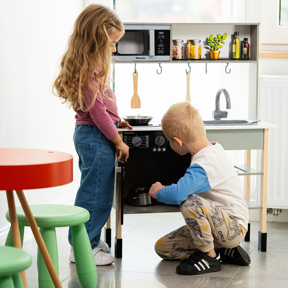 Детска дървена кухня Miele Midi, с аксесоари, звук и светлина