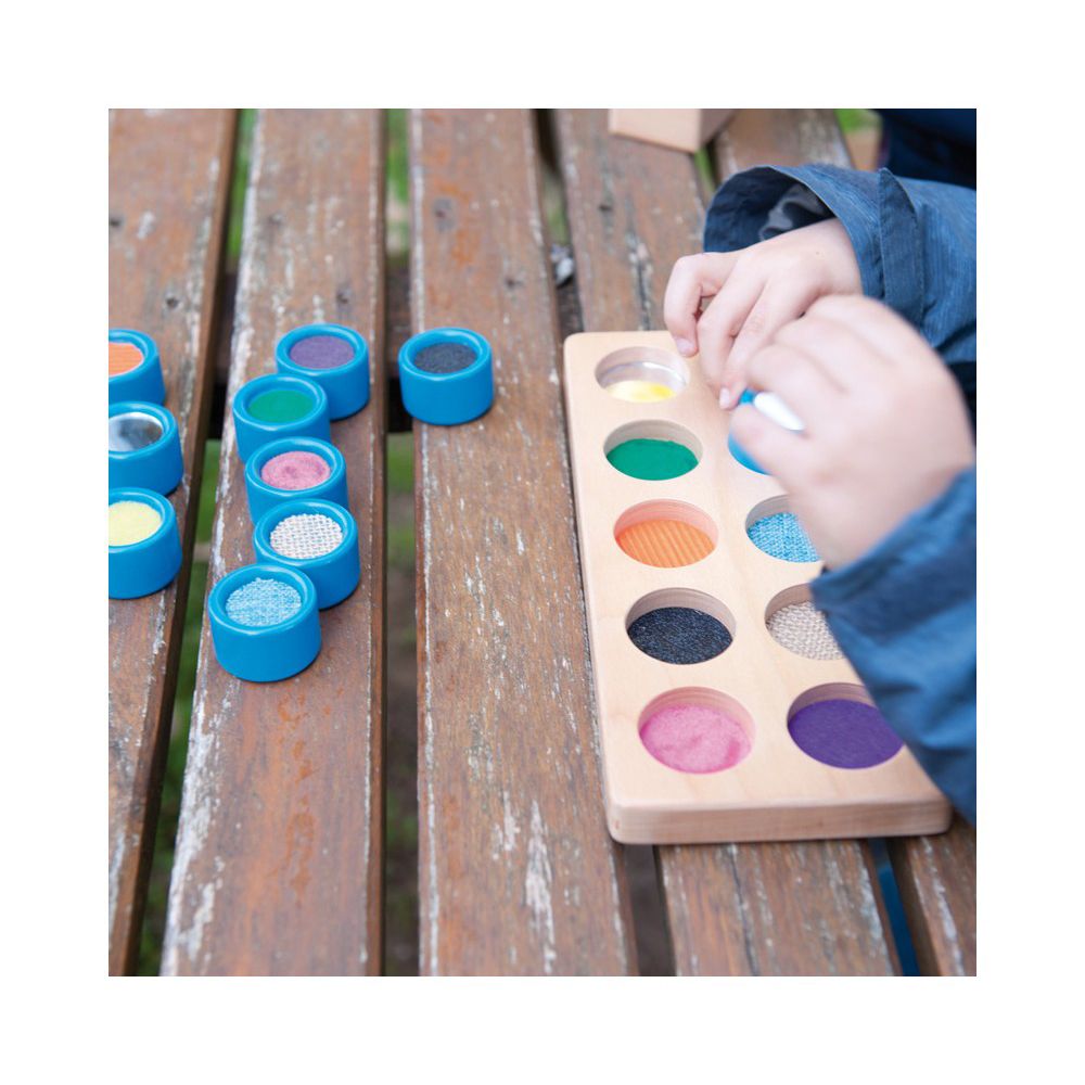 Сензорна игра за тактилни усещания