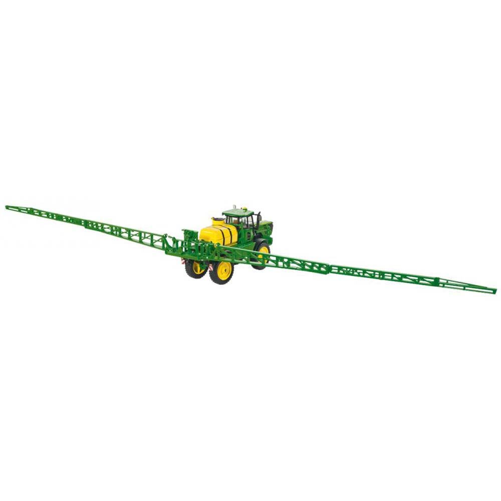 Трактор John Deere с полева пръскачка