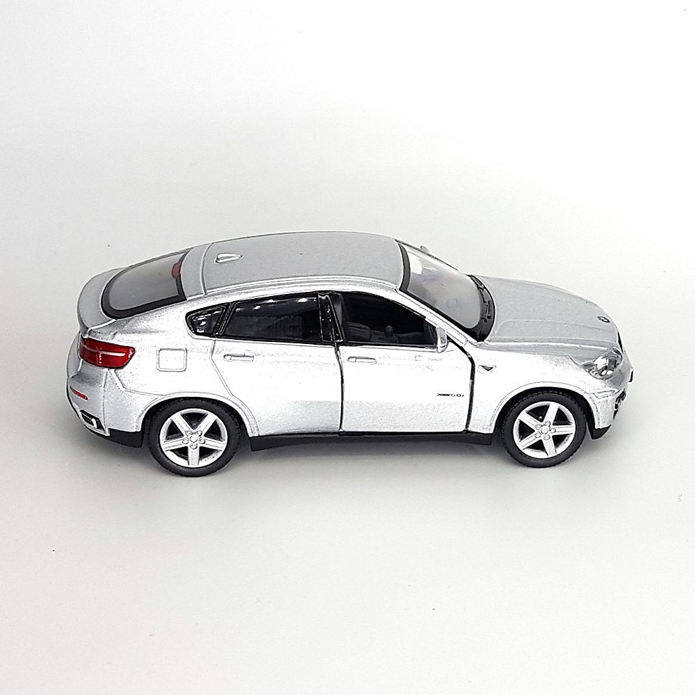 Метална кола BMW X6