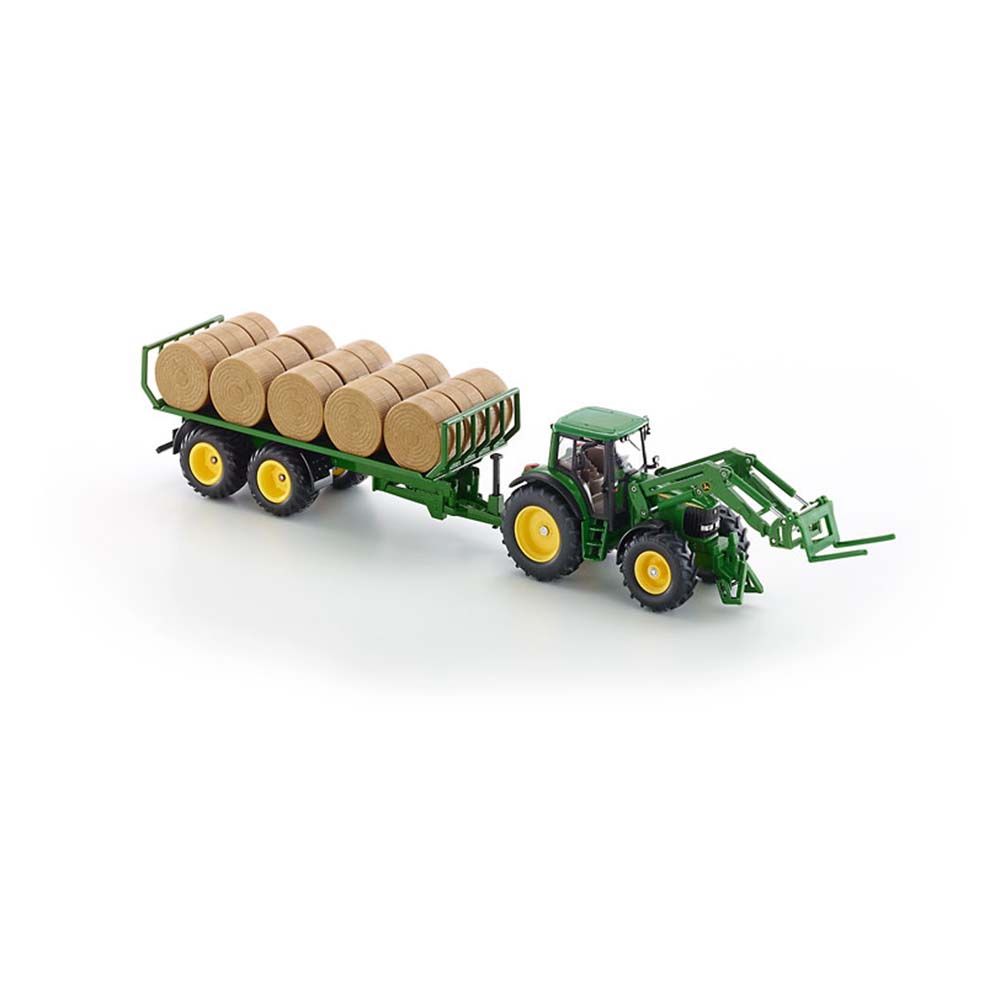 Трактор John Deere с ремарке за кръгли бали