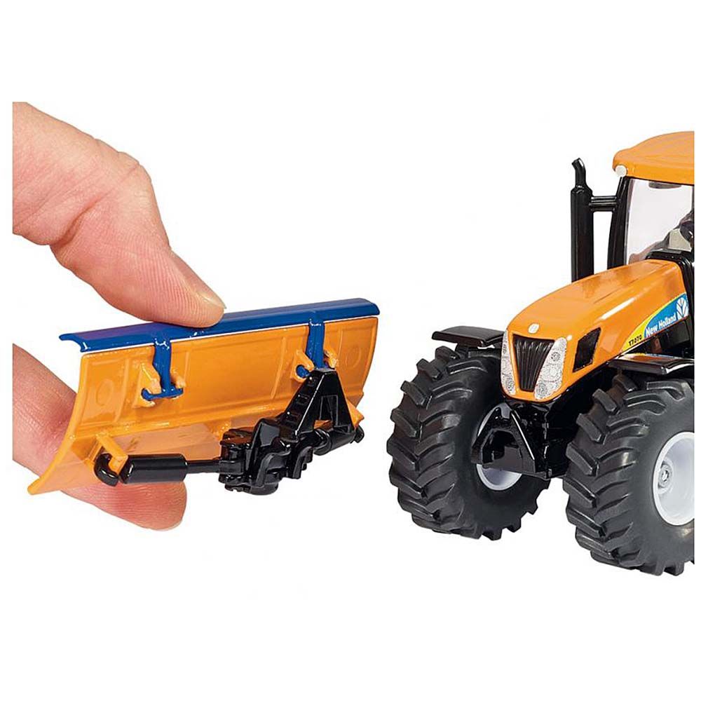 Трактор New Holland снегорин с разпръсквачка за сол
