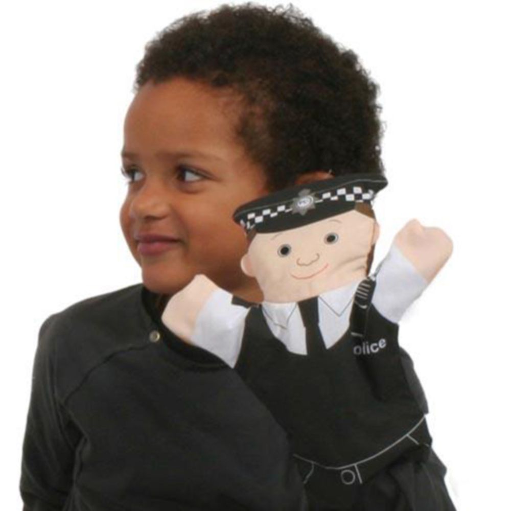 Кукла за куклен театър, Полицай